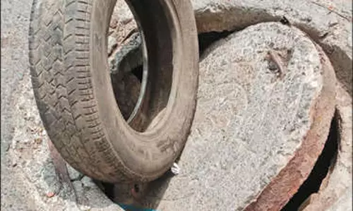 ஆபத்தான நிலையில் வடிகால்வாய் ஆபத்தான நிலையில் வடிகால்வாய்