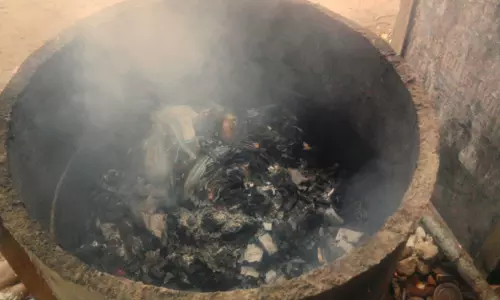 பிளாஸ்டிக் எரிப்பதால் சுற்றுச்சூழல் பாதிப்பு பிளாஸ்டிக் எரிப்பதால் சுற்றுச்சூழல் பாதிப்பு