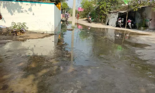 தெருவில் தேங்கும் கழிவுநீர் தெருவில் தேங்கும் கழிவுநீர்