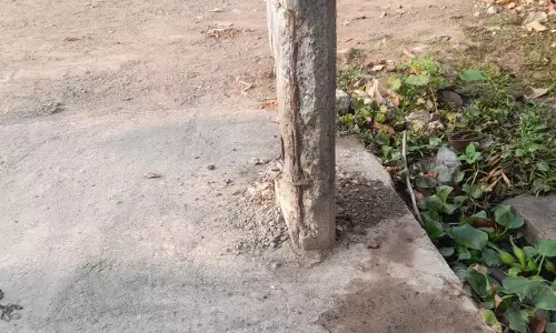 ஆபத்தான மின்கம்பம் ஆபத்தான மின்கம்பம்