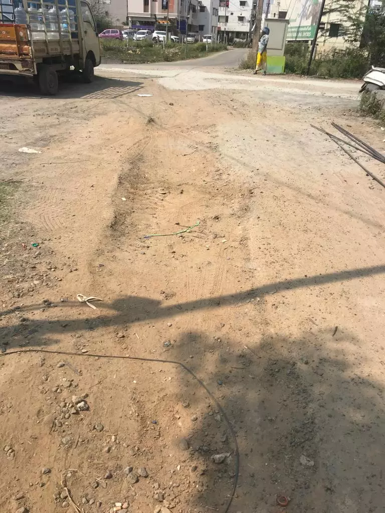 முழுமையடையாத சாலை; மக்கள் அவதி