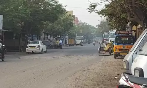 படுமோசமான சாலையால் சிரமம்