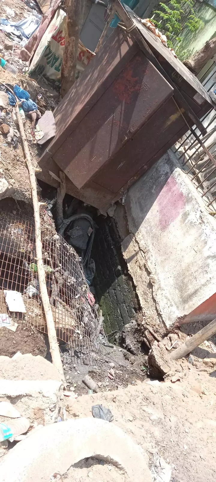 திறந்த நிலையில் கழிவுநீர் கால்வாய் திறந்த நிலையில் கழிவுநீர் கால்வாய்