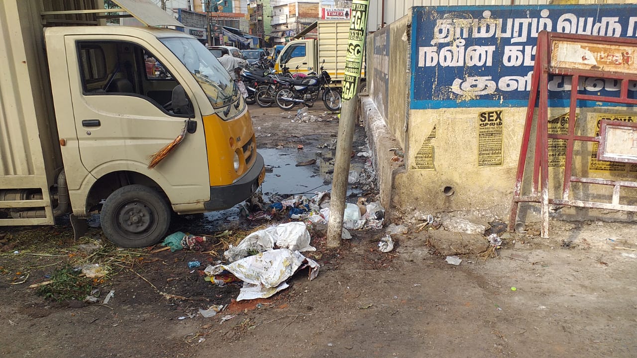 கழிவுநீர் தேக்கம்; மக்கள் அவதி