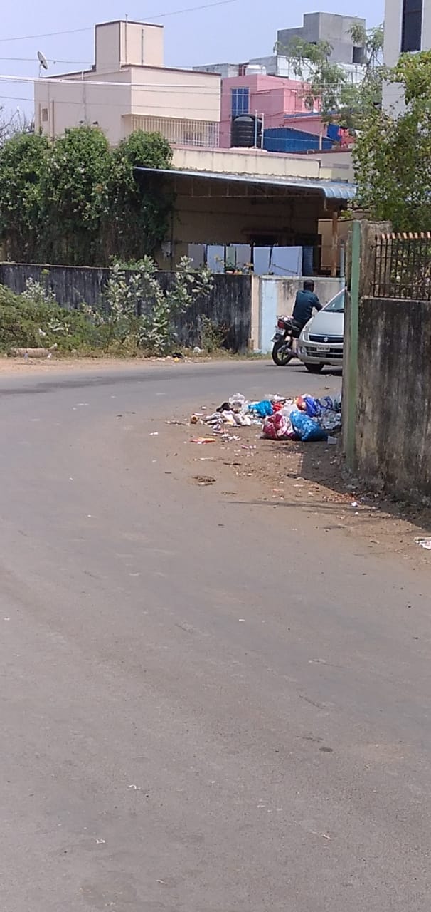 குப்பைதொட்டி வசதி கிடைக்குமா?