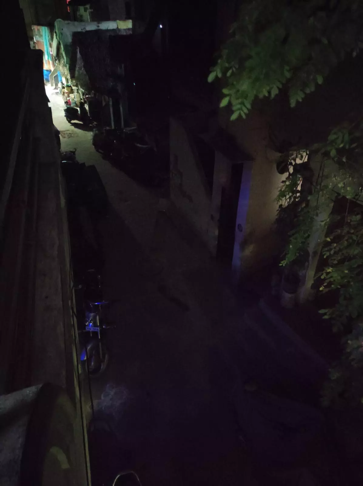 போதிய வெளிச்சமில்லை போதிய வெளிச்சமில்லை