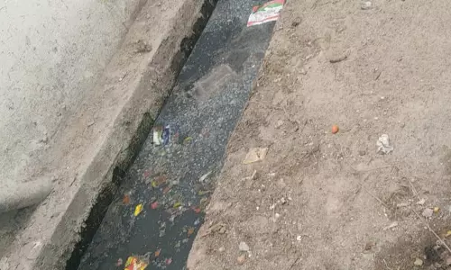 திறந்த நிலையில் கழிவுநீர் கால்வாய்