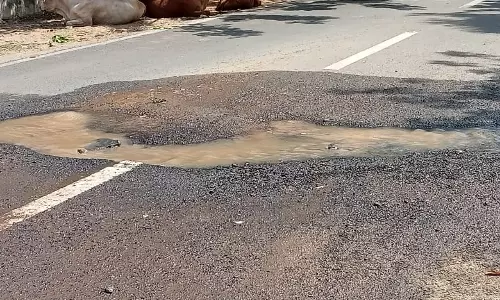 குடிநீர் குழாயும்! நீர் கசிவும்!