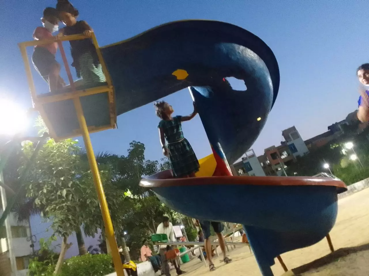 ஆபத்தை உணாரதது ஏனோ! ஆபத்தை உணாரதது ஏனோ!