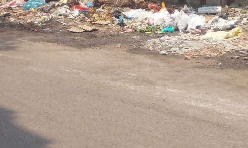 குவியும் குப்பைகளால் அலங்கோலம் குவியும் குப்பைகளால் அலங்கோலம்