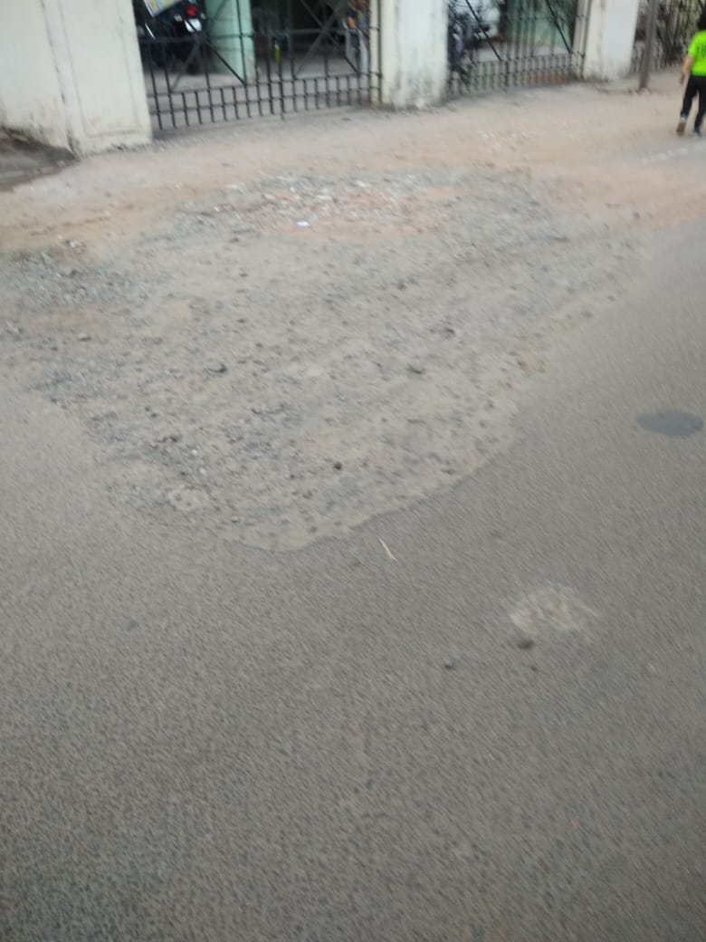 சேதமடைந்த சாலை சீரமைக்கப்படுவது எப்போது? சேதமடைந்த சாலை சீரமைக்கப்படுவது எப்போது?