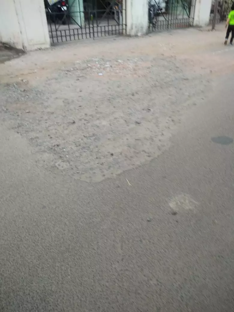 சேதமடைந்த சாலை சீரமைக்கப்படுவது எப்போது? சேதமடைந்த சாலை சீரமைக்கப்படுவது எப்போது?