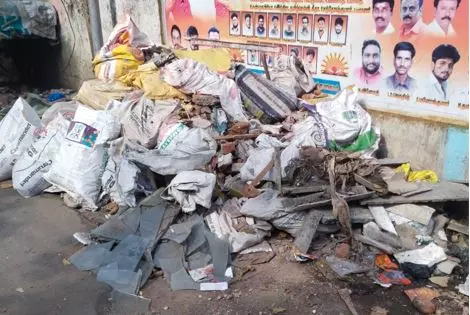 குவியும் குப்பைகள்