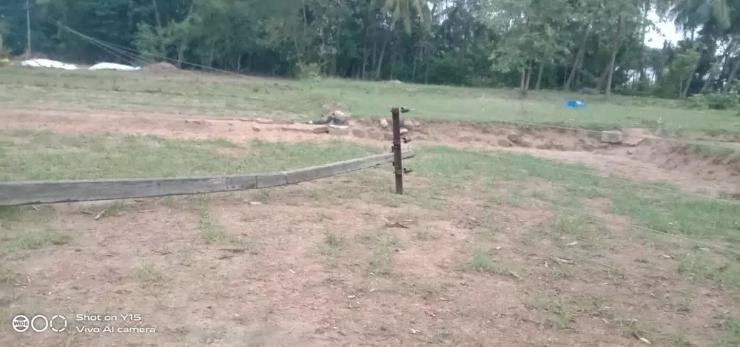 உடைந்த மின்கம்பமும், பிரச்சினையும் உடைந்த மின்கம்பமும், பிரச்சினையும்