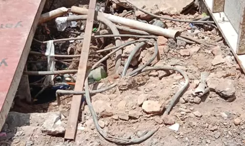 அபாயகரமான மழைநீர் கால்வாய்