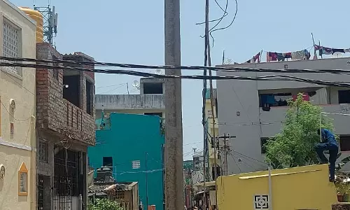 புதிய மின்கம்பம் பொருத்தப்பட்டது புதிய மின்கம்பம் பொருத்தப்பட்டது