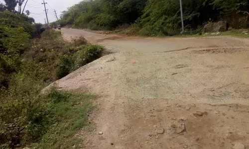 மதில் சுவர் எழுப்பப்படுமா? மதில் சுவர் எழுப்பப்படுமா?