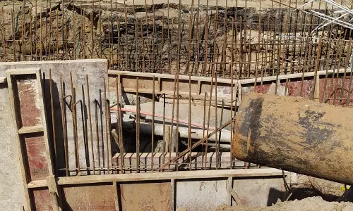 மந்தமாக நடக்கும் பணி மந்தமாக நடக்கும் பணி