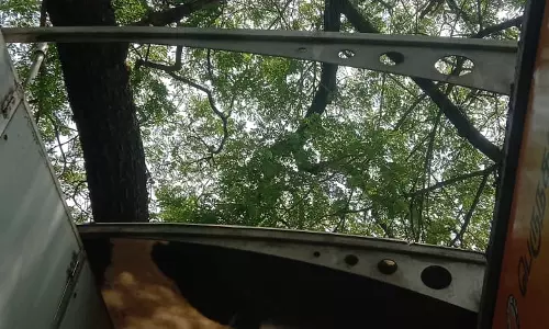 மேற்கூரை வேண்டும் மேற்கூரை வேண்டும்