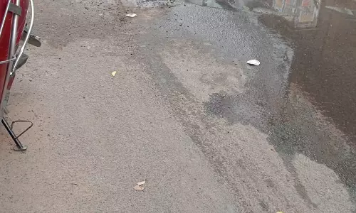 கழிவுநீர் தேக்கம் கழிவுநீர் தேக்கம்