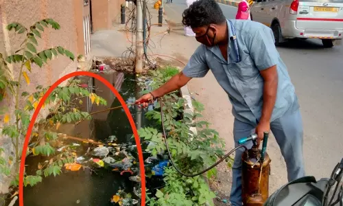 வடிகால்வாய் பணியில் தாமதம் வடிகால்வாய் பணியில் தாமதம்