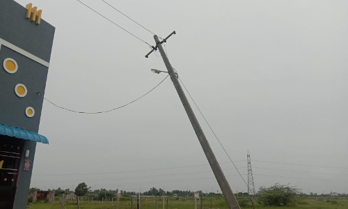சாய்ந்த மின்கம்பம் சீராகுமா? சாய்ந்த மின்கம்பம் சீராகுமா?
