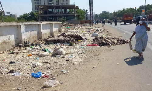 மாமிச கழிவுகளால் துர்நாற்றம் மாமிச கழிவுகளால் துர்நாற்றம்