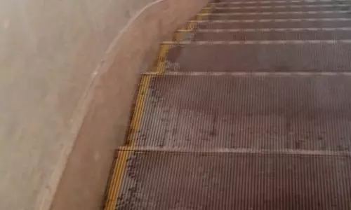 நகராதோ! நகரும் படிகட்டுகள்