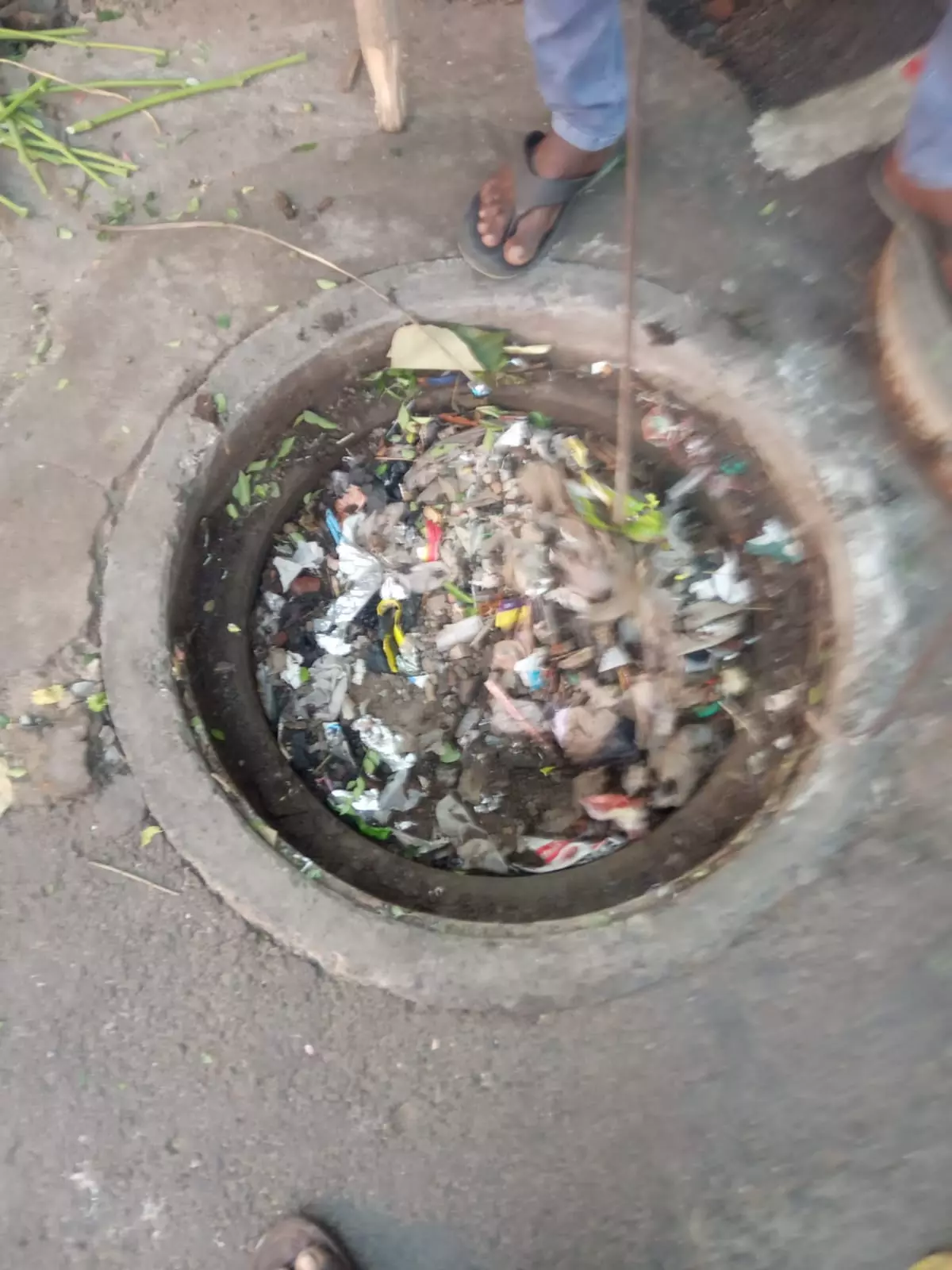 வடிகால்வாய் தூர்வாரப்பட்டது