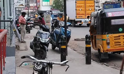 நடைபாதை நடப்பதற்கே