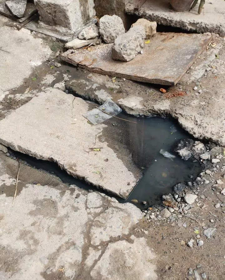 சாலை சேதம் சாலை சேதம்