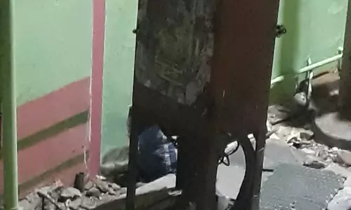 புதுப்பொழிவுடன் மின் இணைப்பு பெட்டி புதுப்பொழிவுடன் மின் இணைப்பு பெட்டி