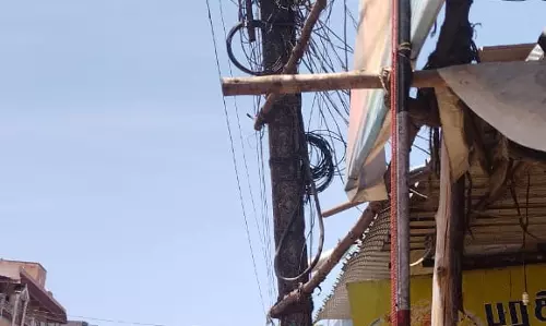 எரியாத மின்விளக்குகளால் அவதி எரியாத மின்விளக்குகளால் அவதி