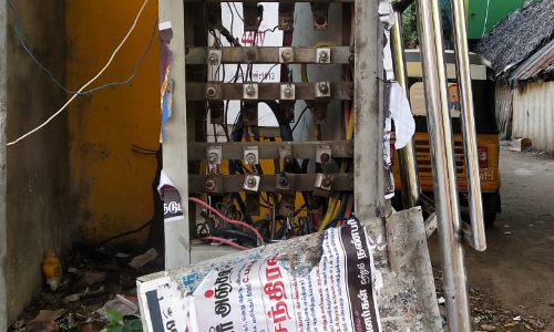 அச்சுறுத்தும் மின் இணைப்பு பெட்டி அச்சுறுத்தும் மின் இணைப்பு பெட்டி