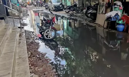 தேங்கி நிற்கும் கழிவுநீர்