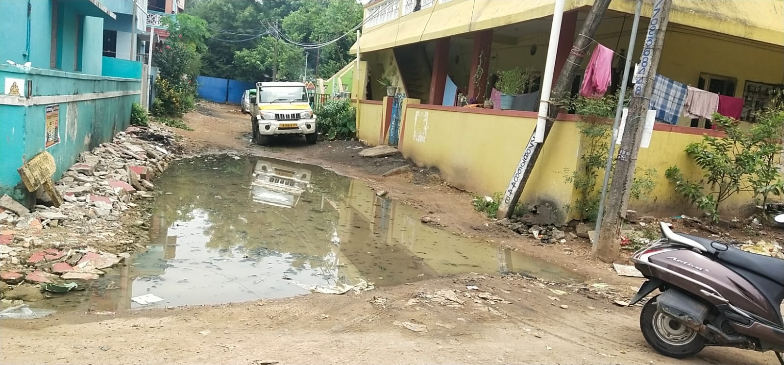 தேங்கி நிற்கும் கழிவுநீர் தேங்கி நிற்கும் கழிவுநீர்