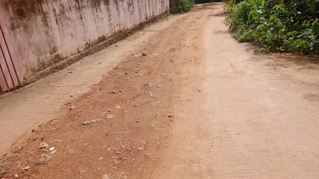 சீரமைக்க வேண்டிய சாலை சீரமைக்க வேண்டிய சாலை