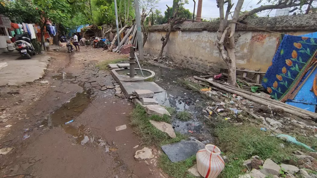 தேங்கி நிற்கும் கழிவுநீர்