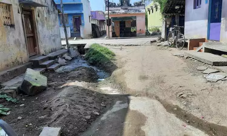 சாலையை சரி செய்வார்களா? சாலையை சரி செய்வார்களா?