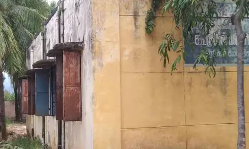பழுதான பள்ளி கட்டிடம்