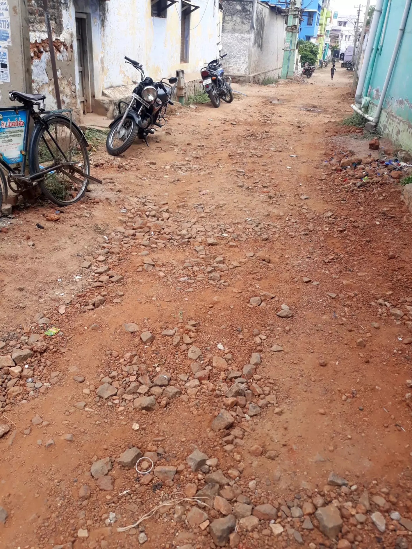 கிடப்பில் போடப்பட்ட சாலைப்பணி