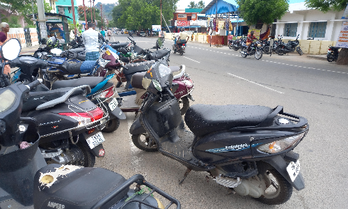 போக்குவரத்துக்கு இடையூறு