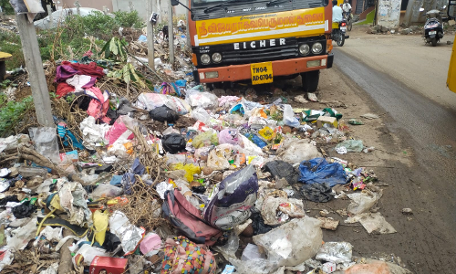 குப்பைகளால் துர்நாற்றம்