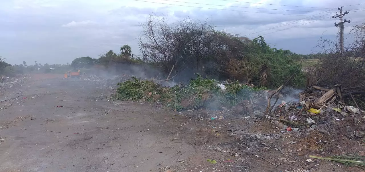 குப்பைகள் எரிப்பதை தடுப்பார்களா? குப்பைகள் எரிப்பதை தடுப்பார்களா?