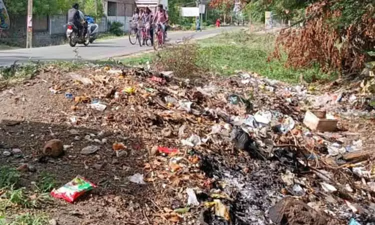 குப்பைகளை அகற்ற வேண்டும் குப்பைகளை அகற்ற வேண்டும்