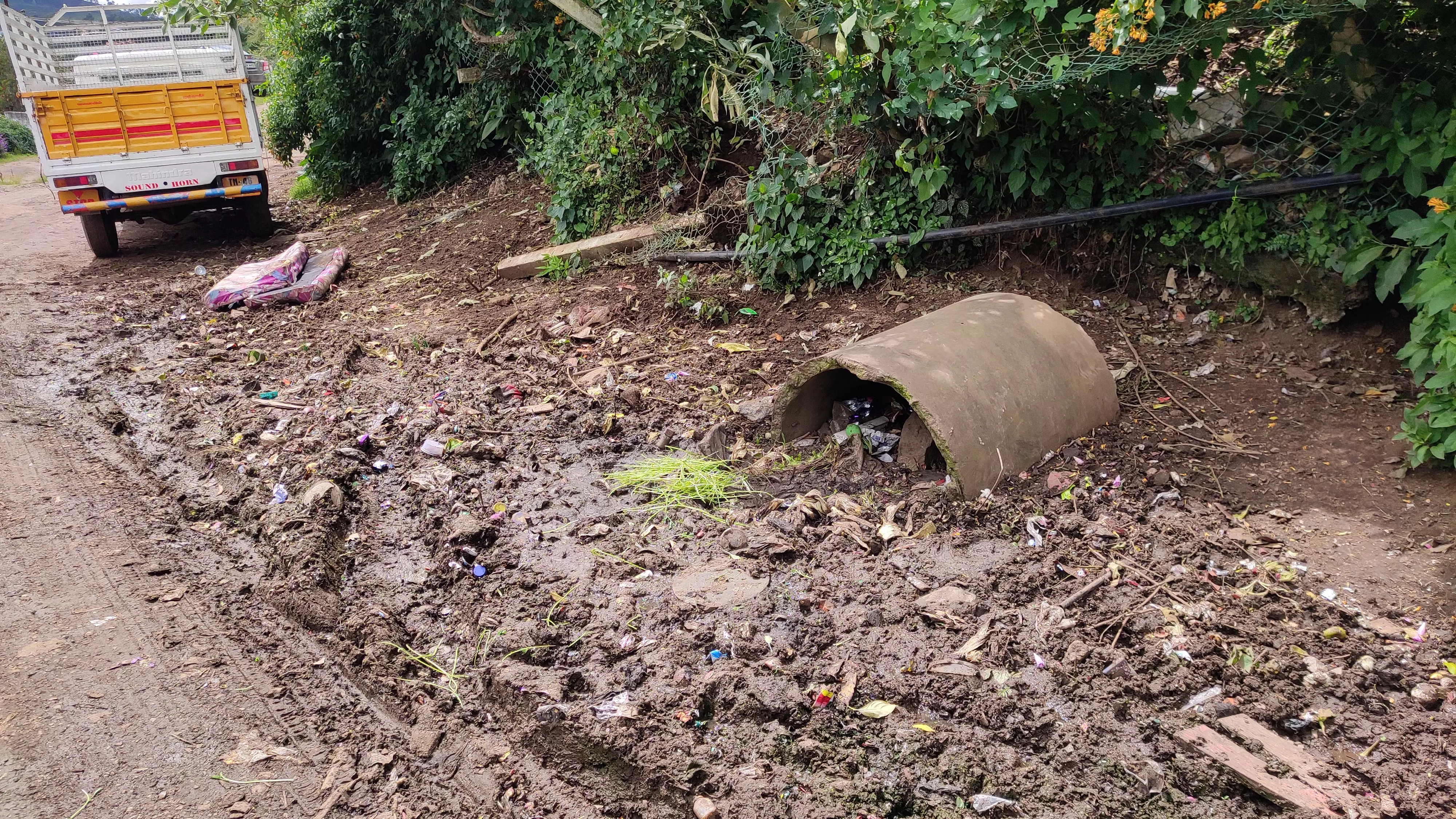 குப்பை தொட்டி தேவை குப்பை தொட்டி தேவை