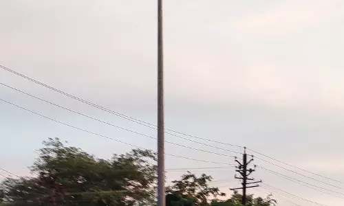 எரியாத உயர் கோபுர மின் விளக்குகள்