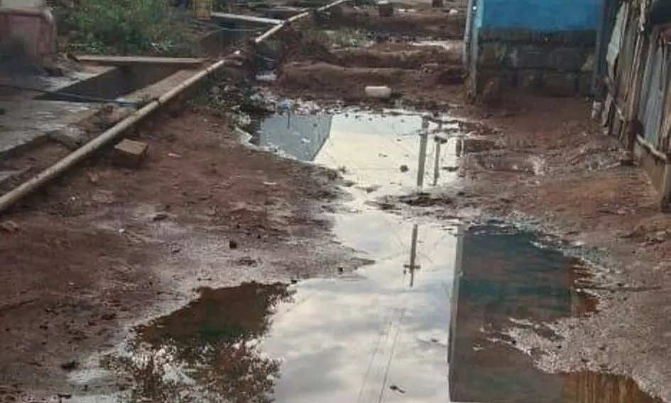 தெருவில் தேங்கும் கழிவுநீர் தெருவில் தேங்கும் கழிவுநீர்