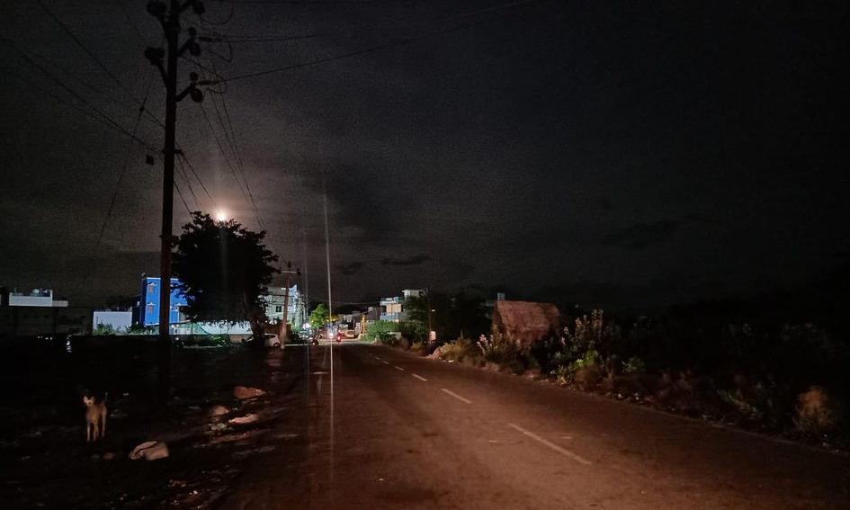 தெருவிளக்குகள் வேண்டும்