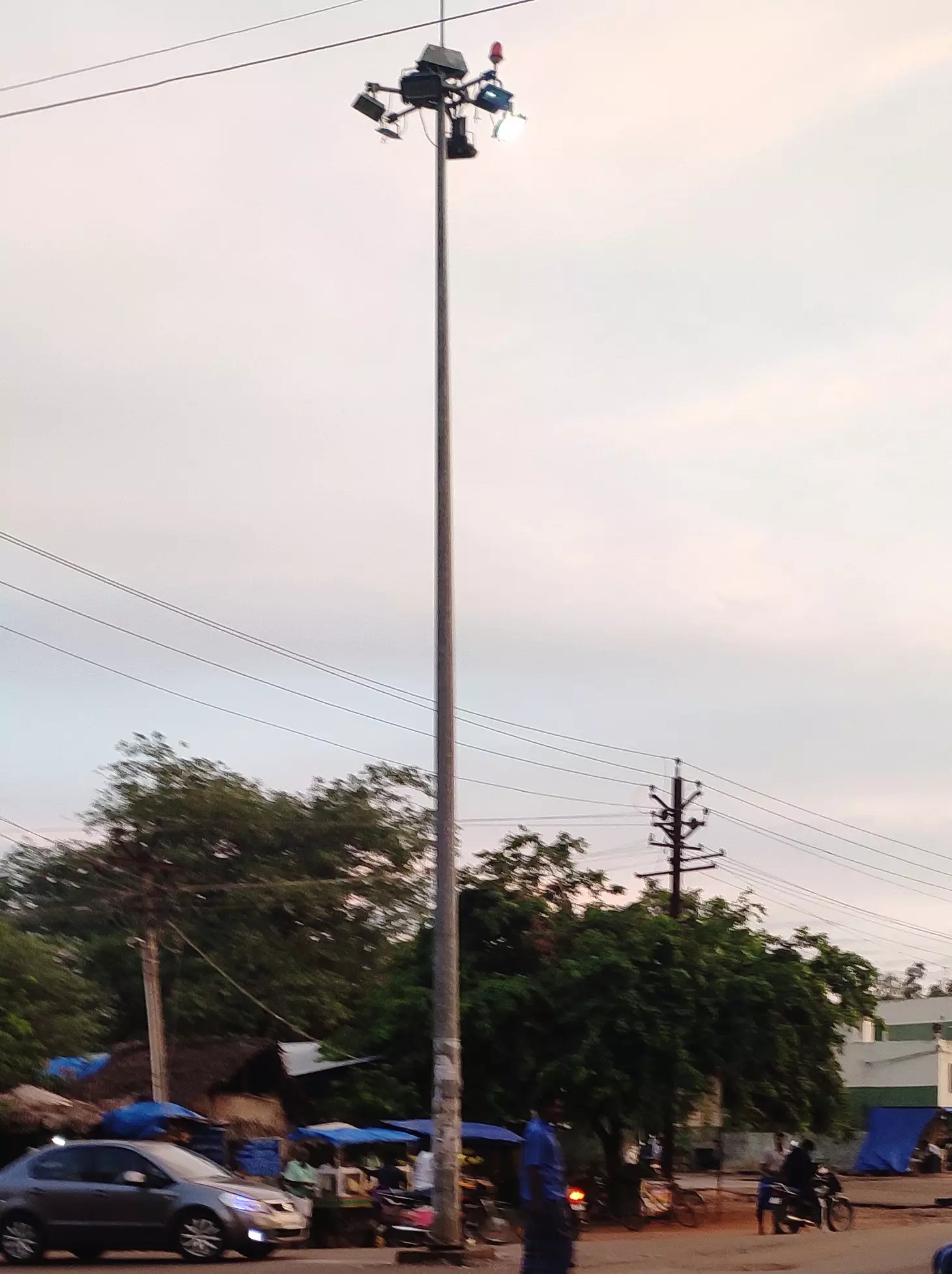 எரியாத உயர் கோபுர மின் விளக்குகள்